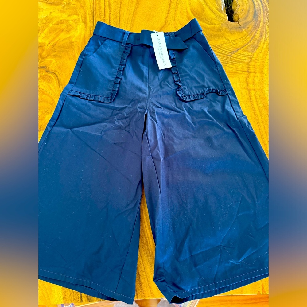 Janie And Jack girls size 8 cute navy culottes.  Never worn, smoke free home.